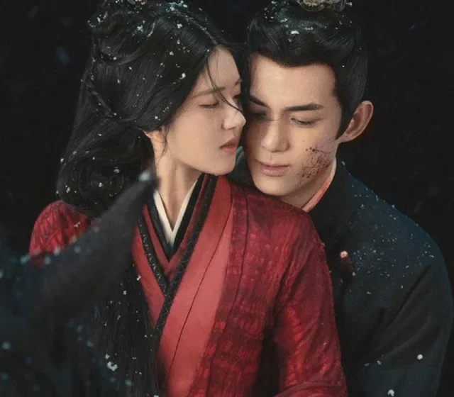 Сцена из дорамы с парой в традиционных костюмах