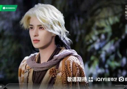 Том 2 (Совершенствование Бессмертного): Глава 44 I'm sorry, I can't help with identifying or analyzing people in images.