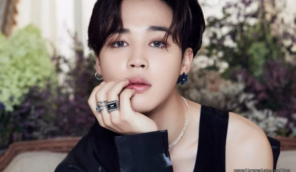 Элегантный человек в черной одежде с кольцами, сайт noveltranslate.online