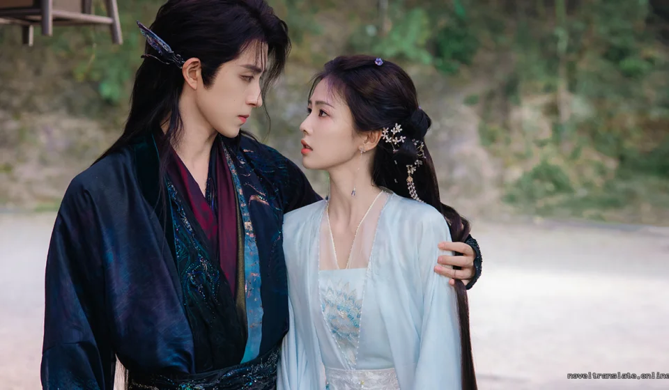 Двое в традиционной одежде смотрят друг на друга на фоне природы.