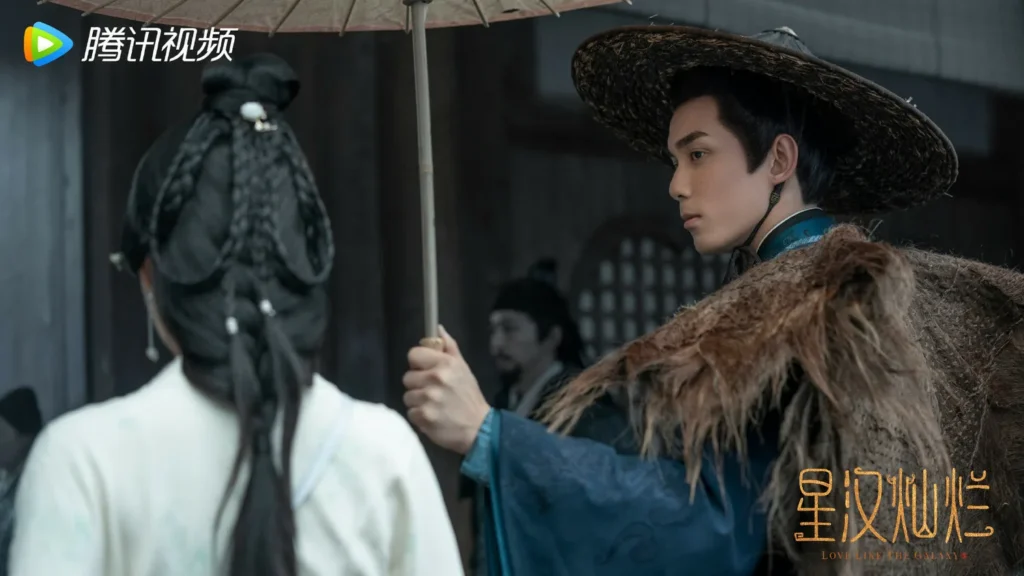 Сцена из исторической драмы с персонажами в традиционной одежде